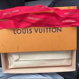 🚨SOLD🚨Louis Vuitton jeanne wallet